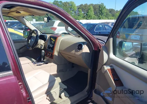 2008 Ford Explorer Eddie Bauer из США, поврежденный, VIN 1FMEU64E28UA29969